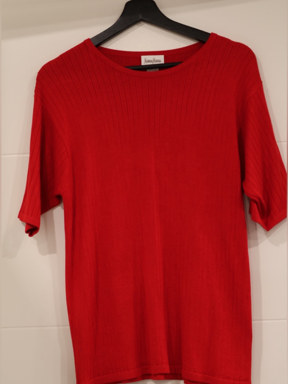 100% Silk Neiman Marcus Rib Knit Short Sleeve Sweater – Red – Size M